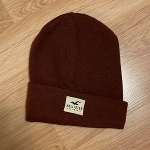Maroon Hollister Beanie!!